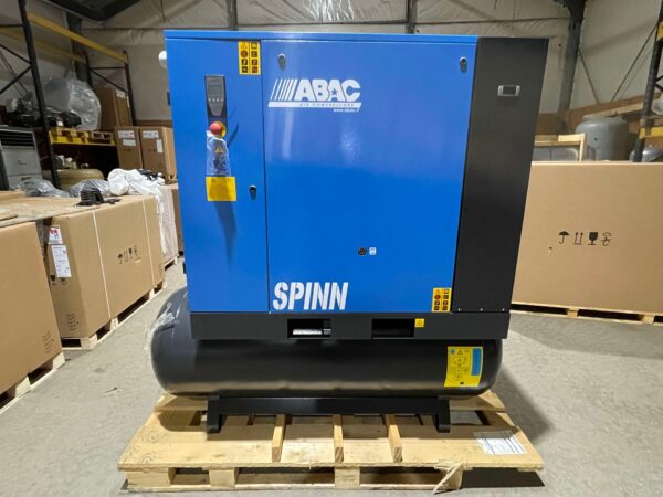 -UTSTILLINGSMODELL- ABAC Spinn 15 kW XE kompressor - tank og kjøletørke