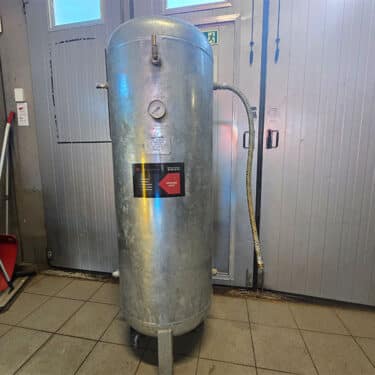 Brukt galvanisert trykktank 2015 modell sett forfra