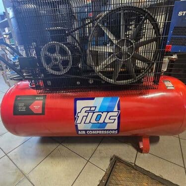 Brukt Fiac AB 300-550 sett fra siden