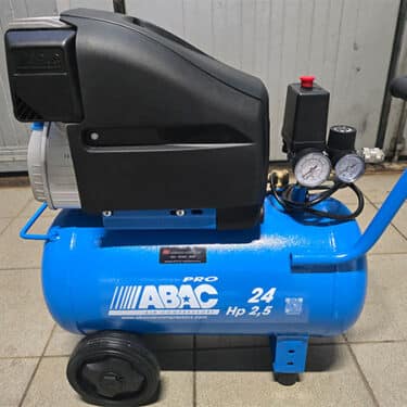 Brukt ABAC Pole Position L25P kompressor sett fra siden