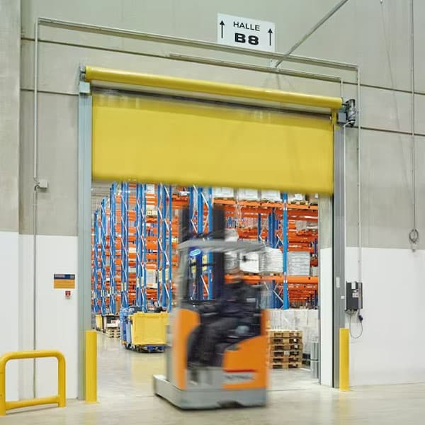 Hurtigport inne på et lager