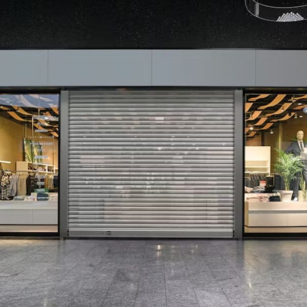 Rulleport/gitter inne på et senter